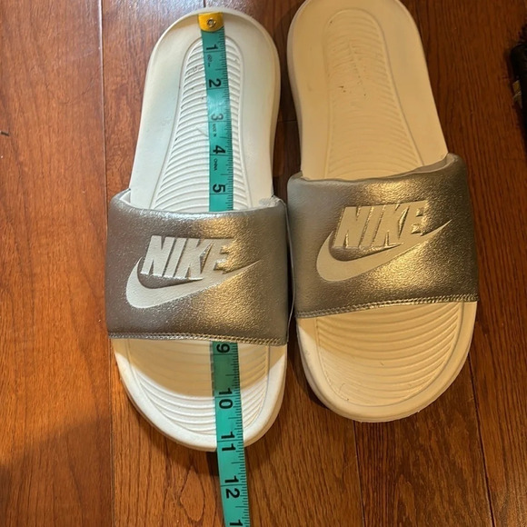 Nike Slides Silver Sz 10 - Picture 5 of 10